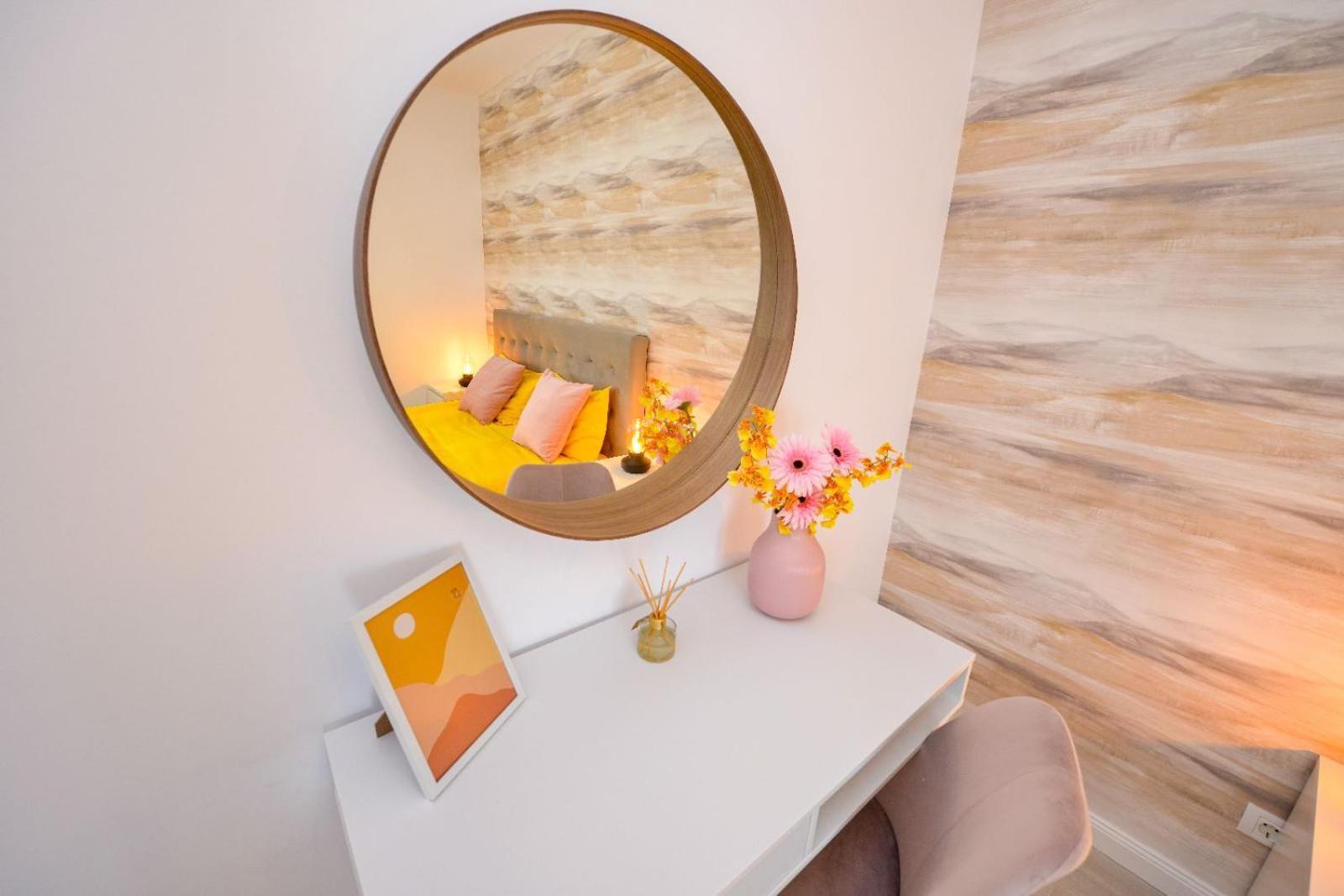 Bucharest Apartment - Private Parking Екстер'єр фото
