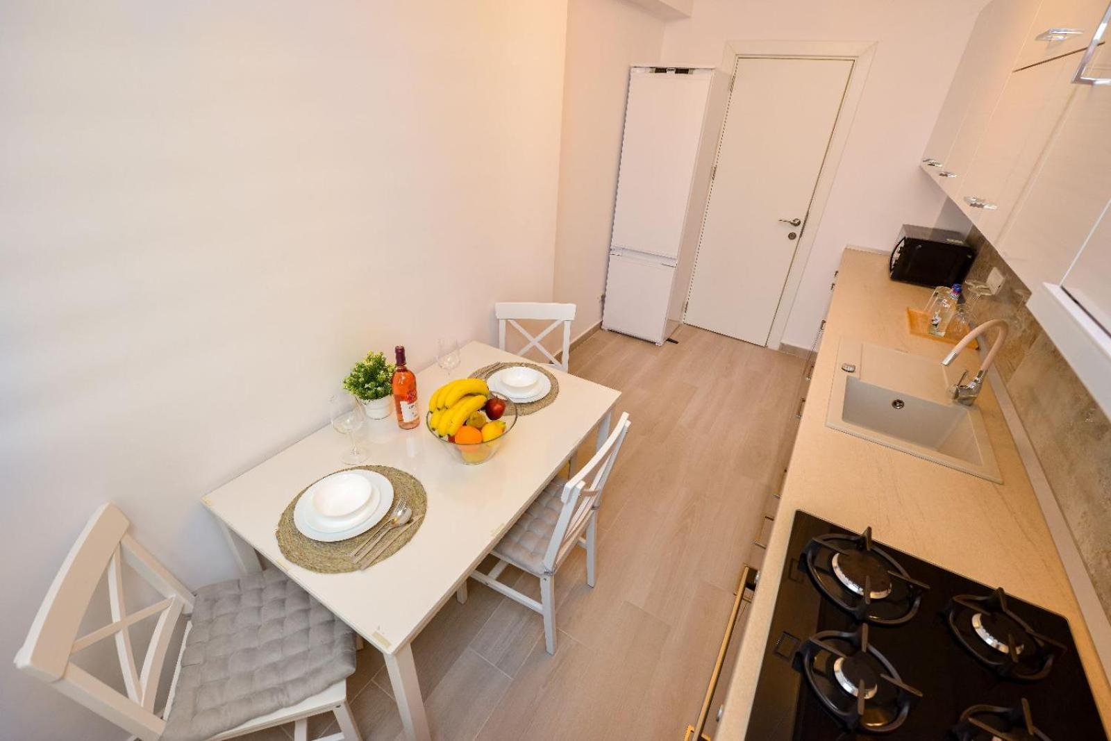 Bucharest Apartment - Private Parking Екстер'єр фото